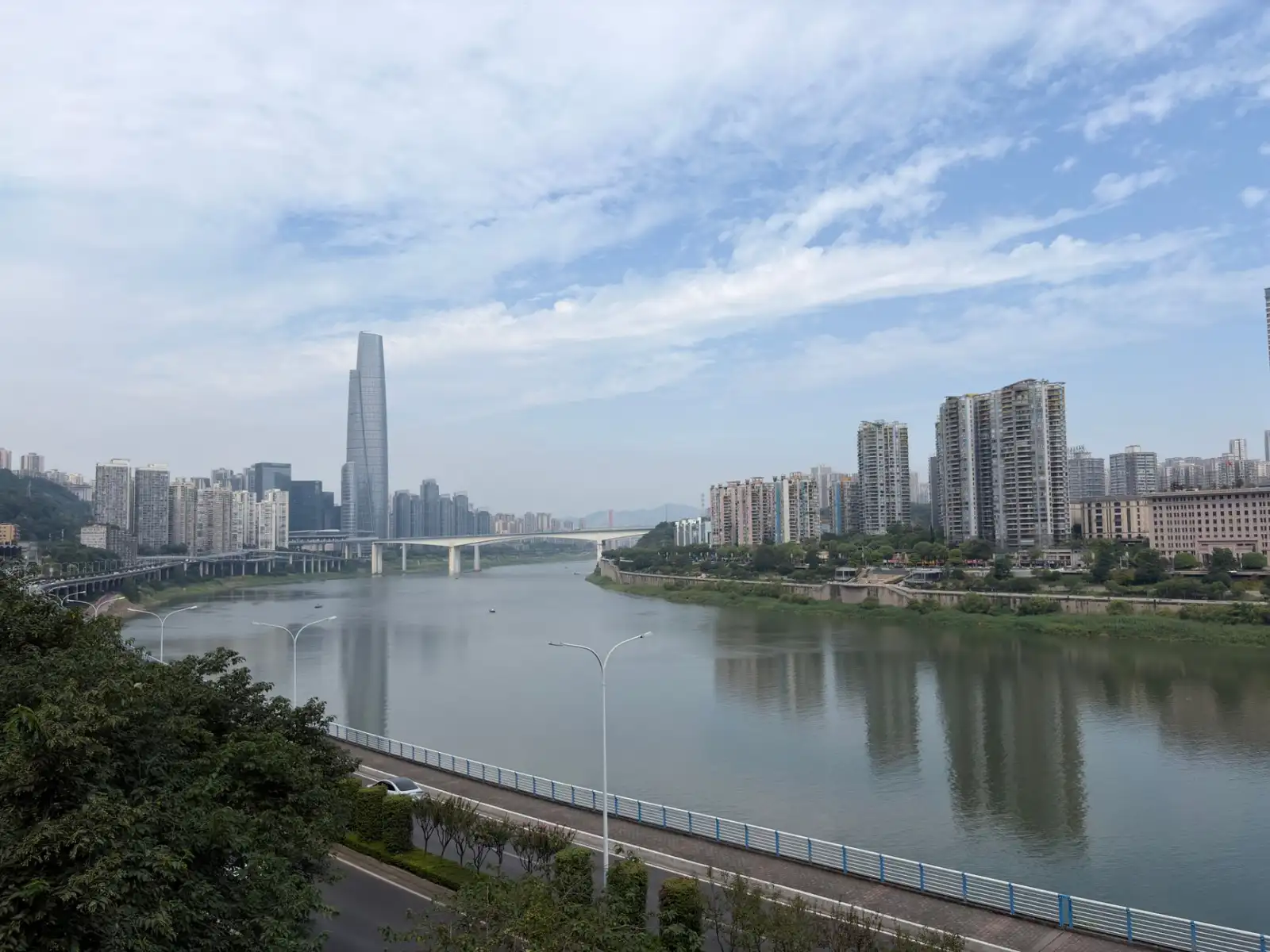 商用垃圾桶选购指南：材质与容量适配商超场景