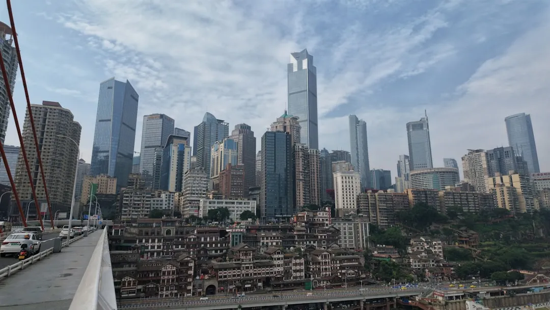 家用收纳箱与衣架材质升级对批发成本的影响