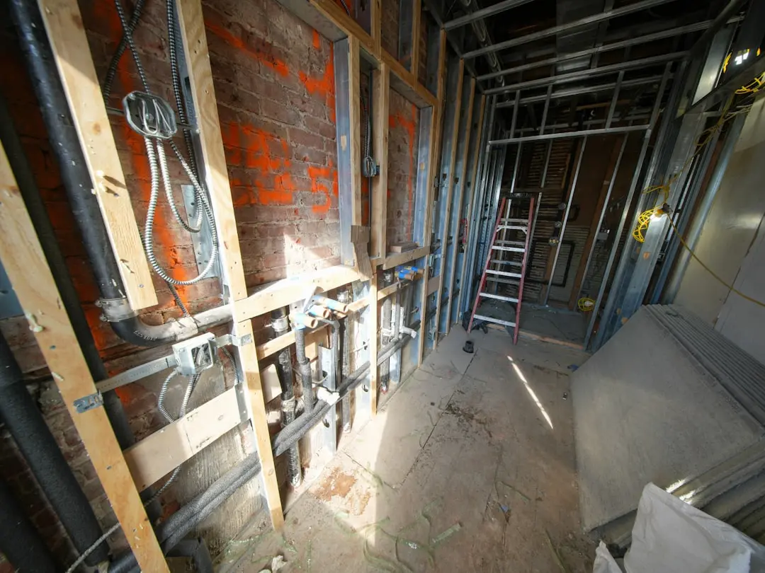 北京旸泰商贸收纳箱与衣架批发品类对比及选型建议