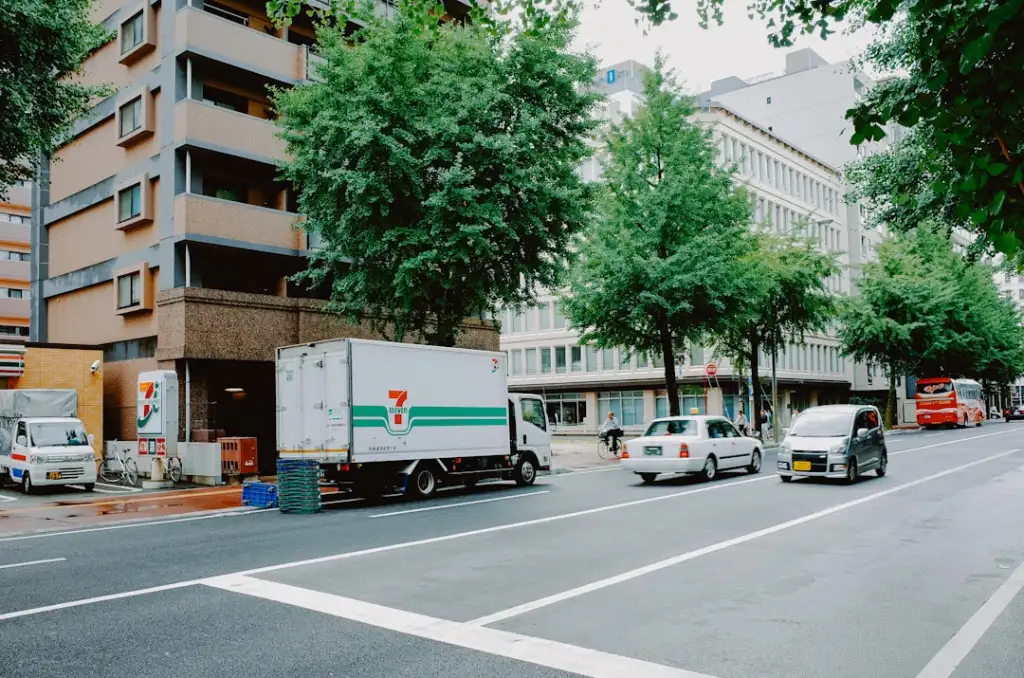 北京商超家居日用品供货：旸泰商贸收纳箱与保鲜盒品类解析